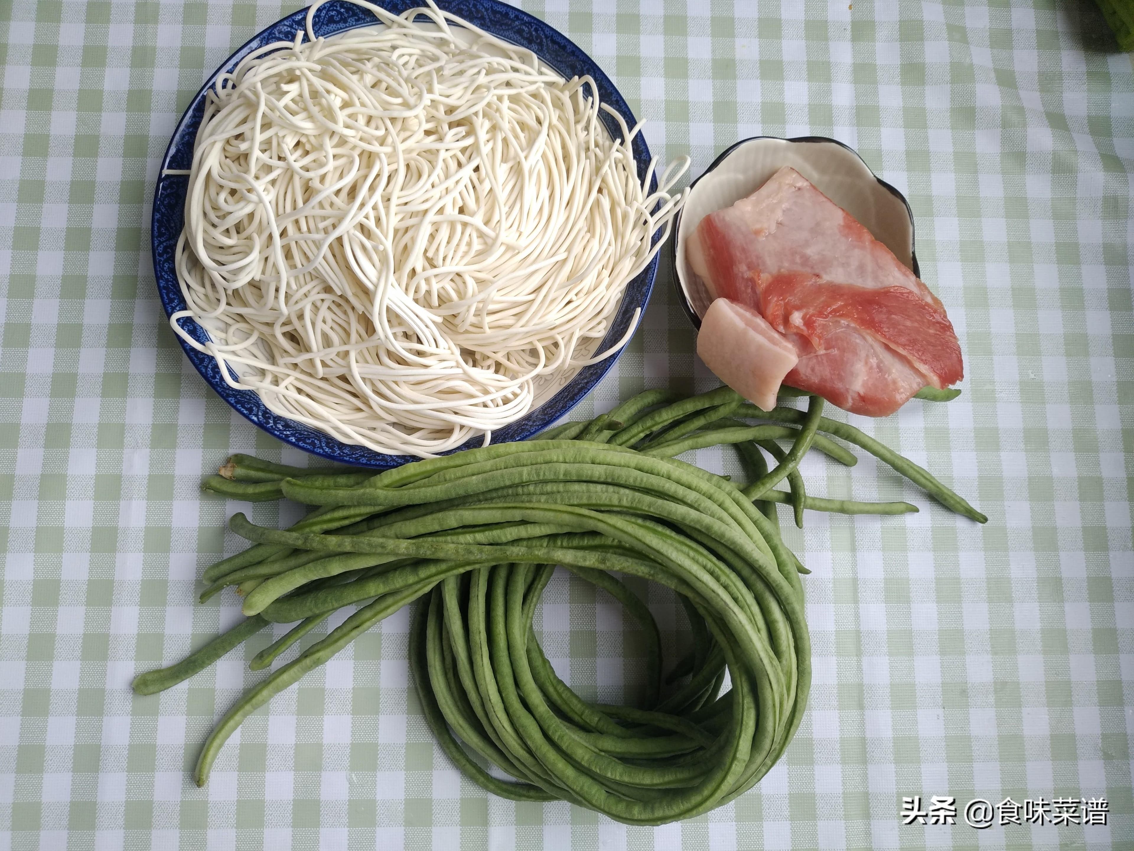 豆角焖面怎么做家常做法（豆角焖面的简易做法）