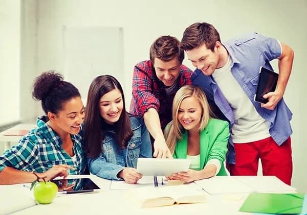 英国留学翻译硕士专业选哪所学校好?这五所大学诠释了英语学好当饭吃!
