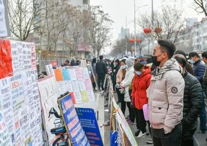 同时解决大学生就业难和制造业用工荒的策略研讨