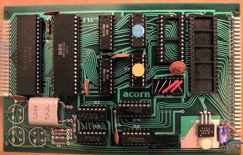 MOS 6502处理器：家用电脑革命的幕后英雄