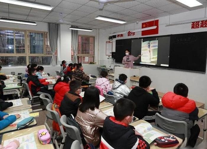 “参聘制”来了！中小学教师身份如何界定？有人担心优秀师资流失