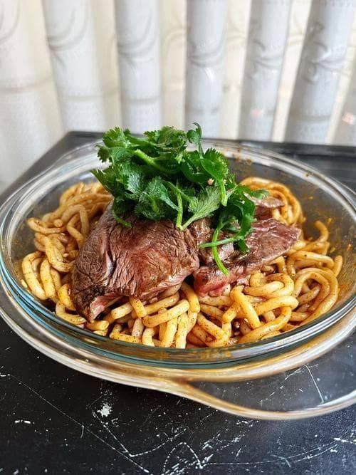 从选材到调味：教你做出一碗地道香菜牛肉面