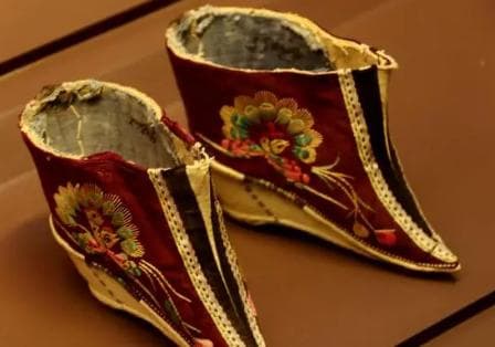 探秘古代的金莲美学：三寸金莲背后的历史与文化