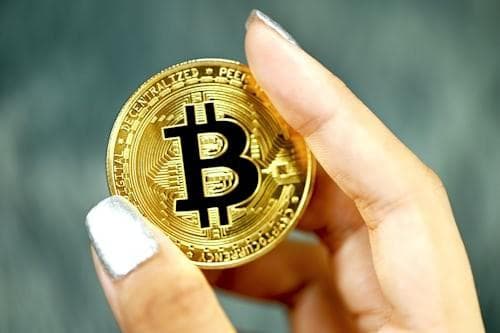 2025年比特币：超级牛市还是深渊边缘？全面解析与预测