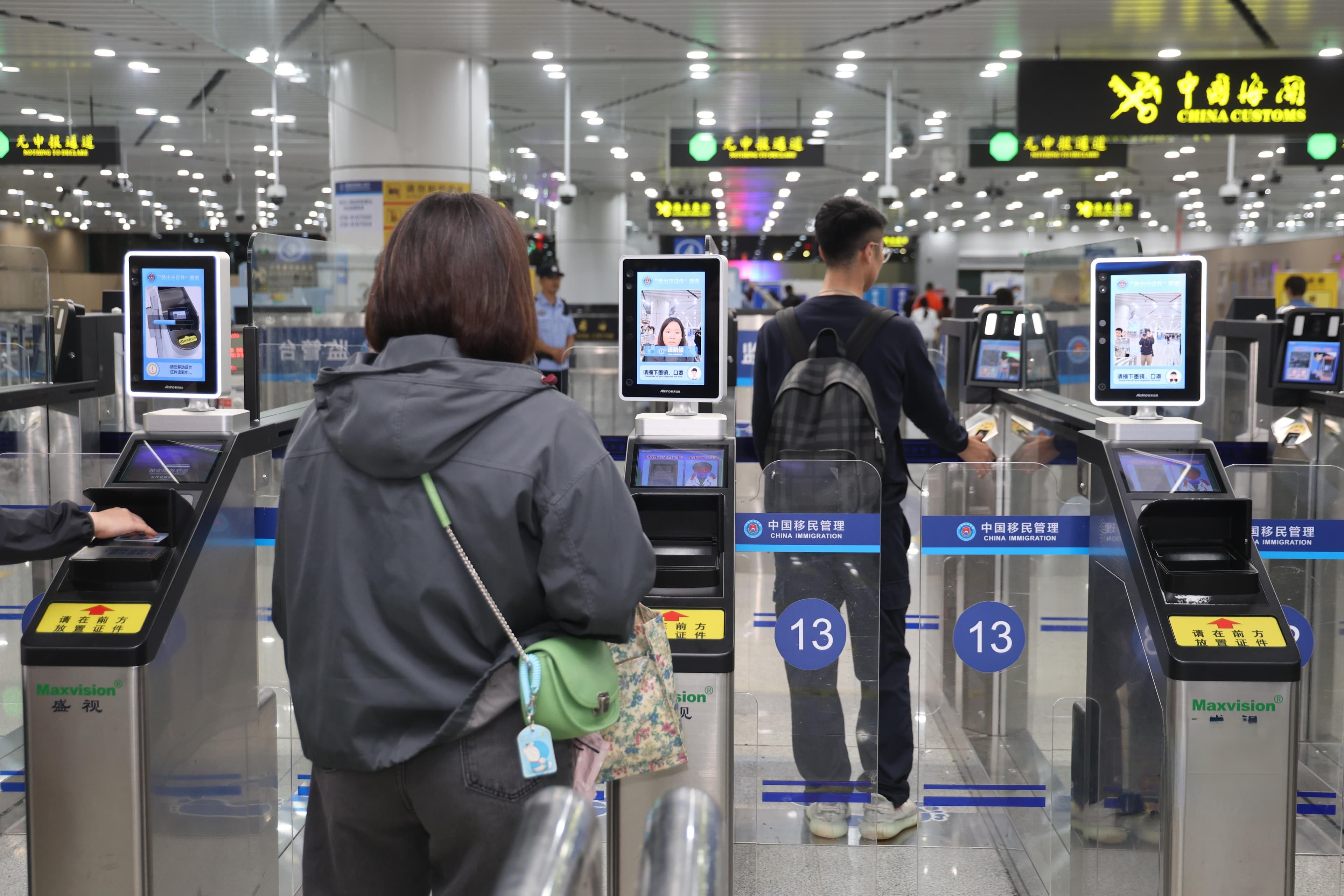 深读｜全国客流量最大的陆路口岸免证通关，如何推动湾区深度融合
