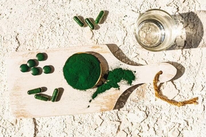 螺旋藻功效全解析：5大健康益处与使用禁忌