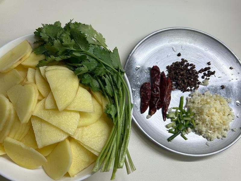干锅土豆片