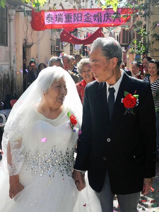 离婚率15年连涨背景下，他们如何守护50年婚姻