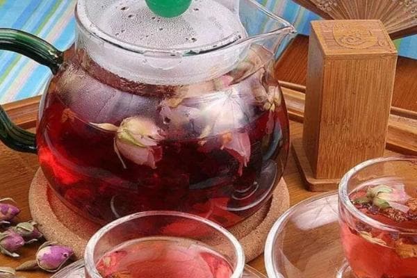 春夏秋冬各喝什么茶，一年四季喝茶对照表