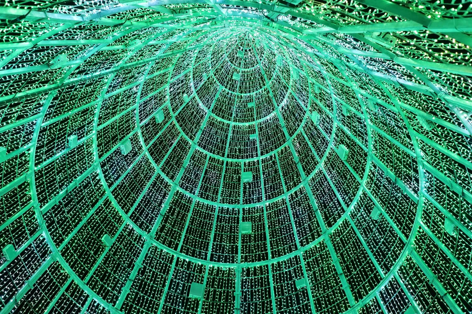 《三体》背后的多世界理论：从量子力学到科幻想象