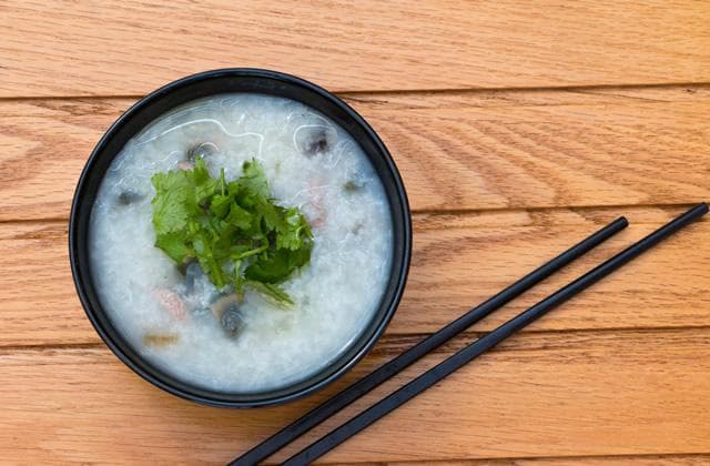 拉肚子时的饮食指南：哪些食物可以吃，哪些食物要避免
