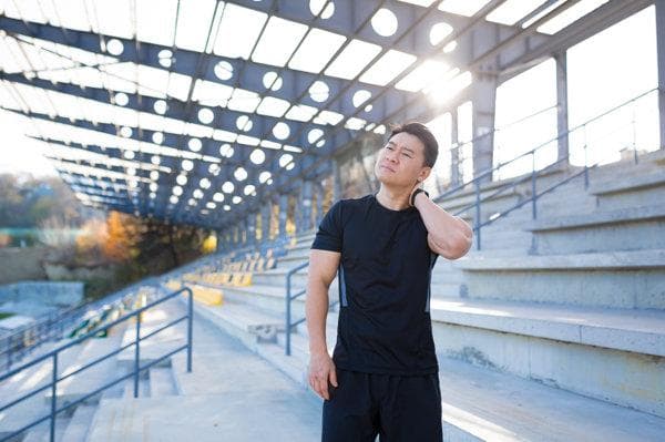 颈椎病导致手臂酸痛？可能是病情加重的信号