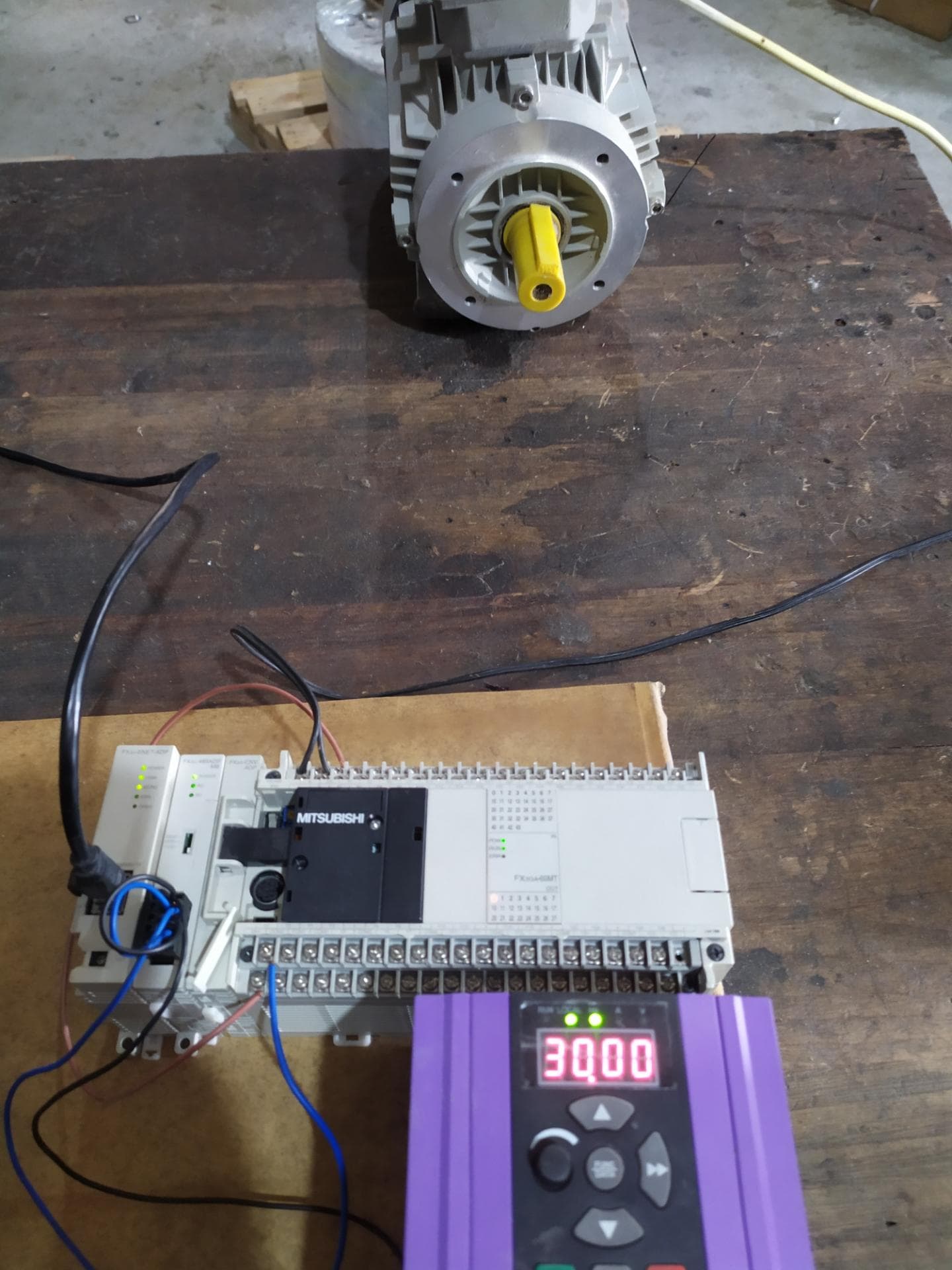 实现PLC与MODBUS.RTU协议兼容的变频器通讯方法及校验码编写