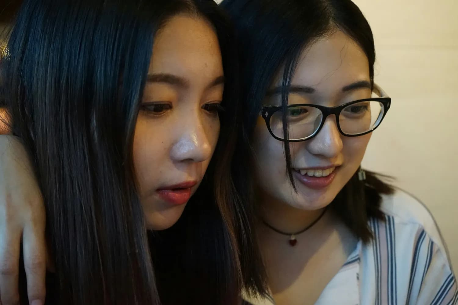 黄雅琼追剧偶遇杨紫，体育影视明星玩转社交经济
