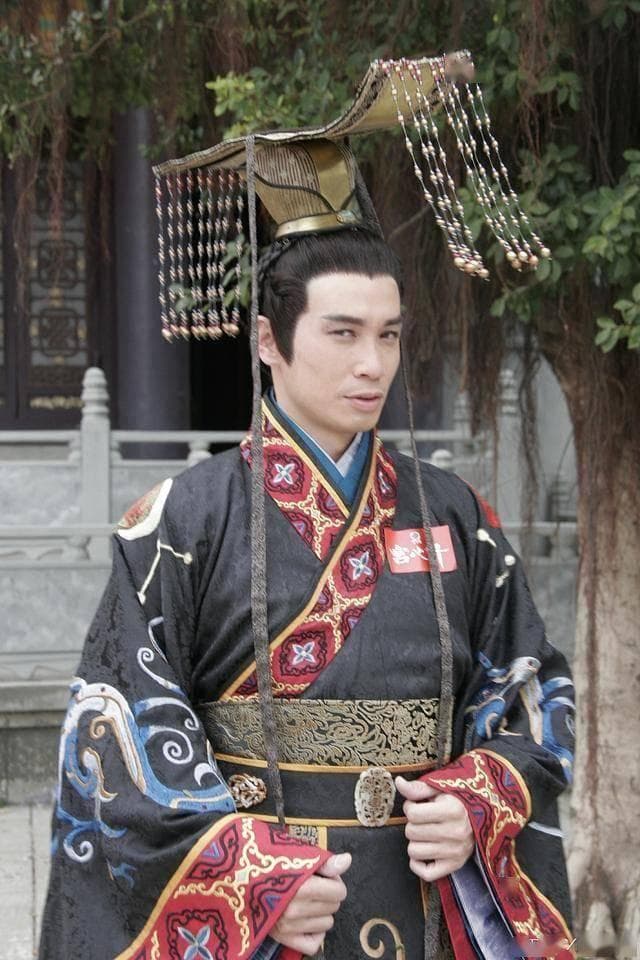 晋惠帝司马衷：一位智力低下的皇帝如何导致西晋王朝的衰落
