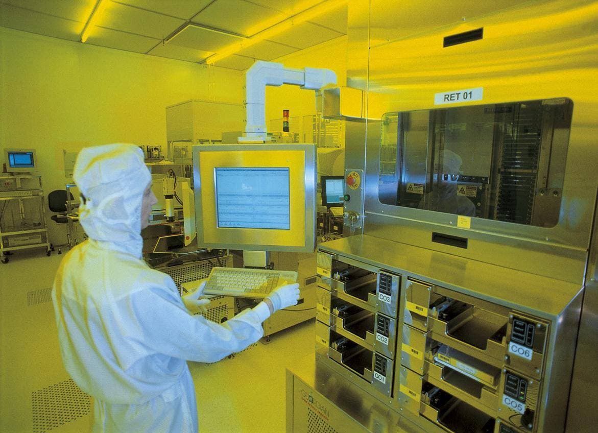 揭秘大学十大高薪专业：微电子科学与工程上榜 年薪高达百万（下）
