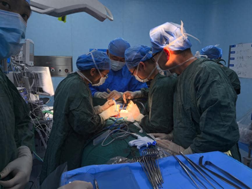 甲状腺癌根治术12年后复发，专家提醒术后需定期随访