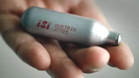 真实案例：非法经营“笑气”获刑七个月，这种“笑料”千万不能沾！