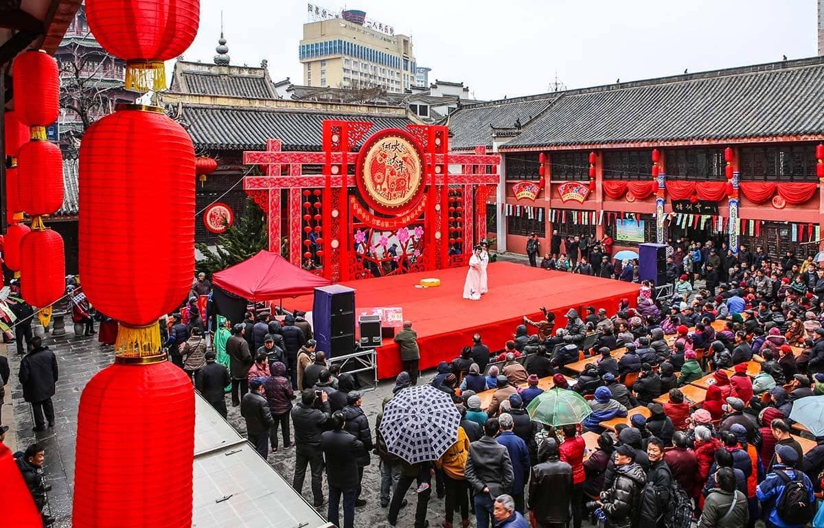 庙会经济：文旅产业的引擎与地方经济的催化剂