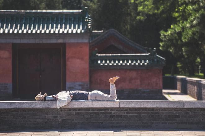 最近晒背养阳的人很多，强调下晒背的注意事项