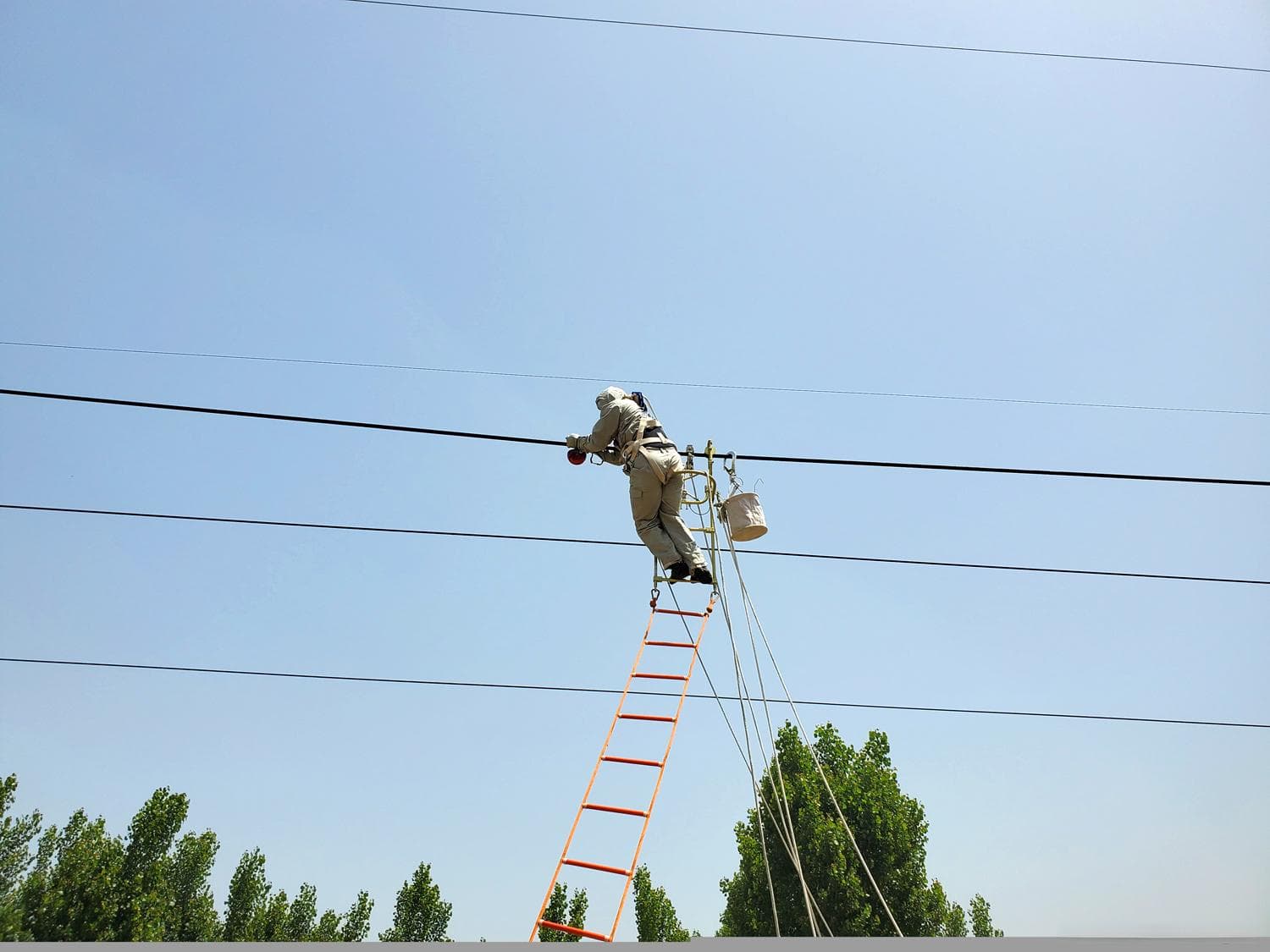 高压取电防外破警示装置介绍及特点