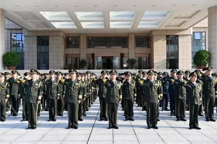 大学毕业参军到晋升为少将，至少需要多少年？