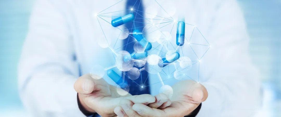 现代药物发现中的关键技术：组合化学与高通量筛选