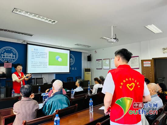 新疆生产建设兵团第十一师志愿者：奉献的青春最耀眼