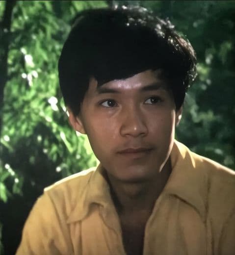 北京人艺演员对比，冯远征年过六旬无子女，梁冠华真不愧是台柱子