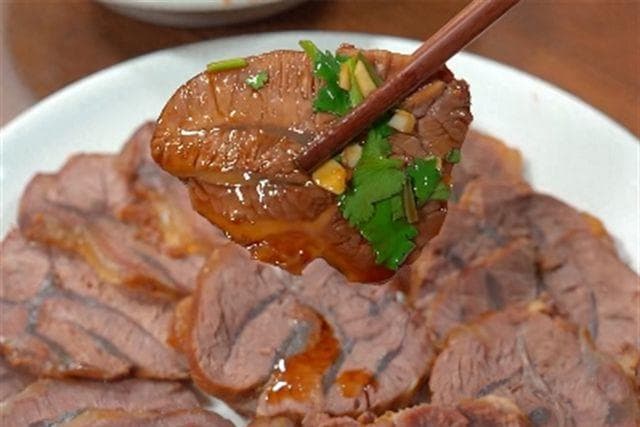 牛腱子肉怎么卤好看又好吃，卤出绝美，揭秘色香味俱佳的秘制技巧