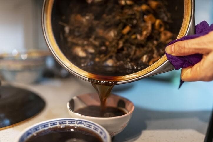 香港凉茶种类全解析：9款常见凉茶的功效与禁忌