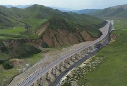 张掖-汶川高速公路：横跨四省区的交通大动脉