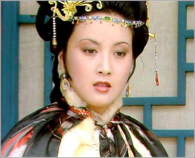 刘晓庆VS邓婕：谁才是真正的“凤辣子”