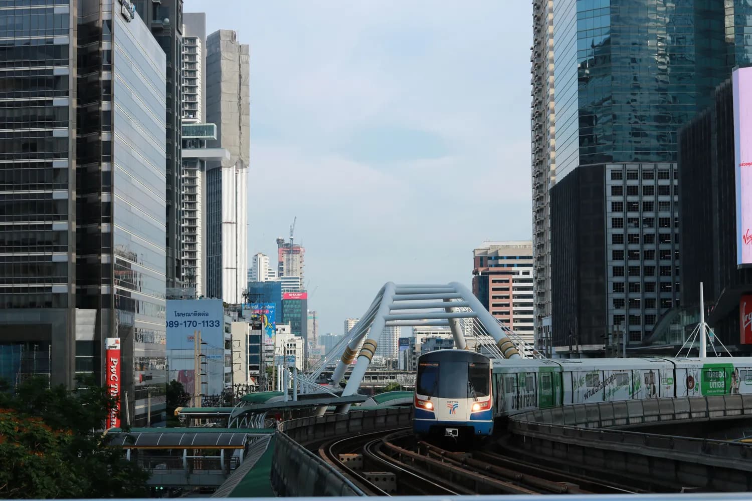 澳门轻轨横琴线正式通车，助力澳门融入大湾区一小时生活圈