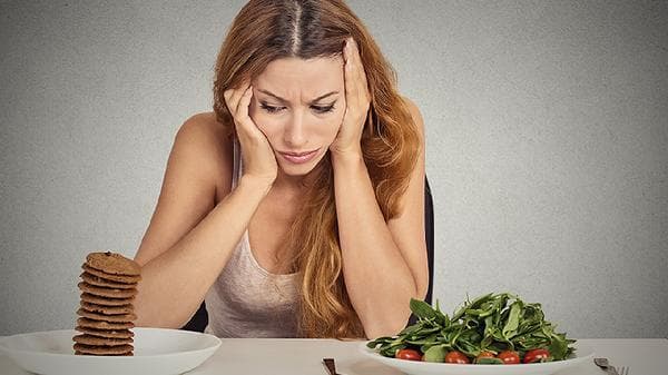 如何识别与应对：神经性贪食症和厌食症的关键区别与治疗策略