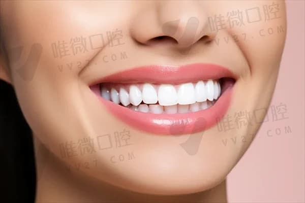种植牙与传统牙齿修复哪个好？深入分析两者的优缺点与适用情况