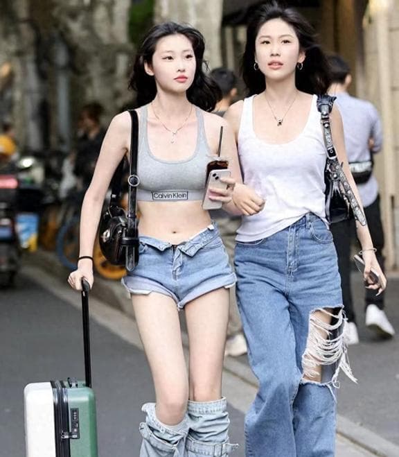 秋季穿搭：牛仔裤搭配这12件上衣，简约气质又时髦！