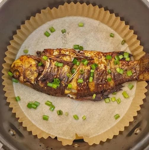空气炸锅烤鱼详解：180℃烤15分钟，外酥里嫩
