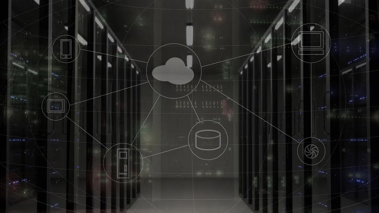 SSD在虚拟主机中的应用：优势、优化与常见问题