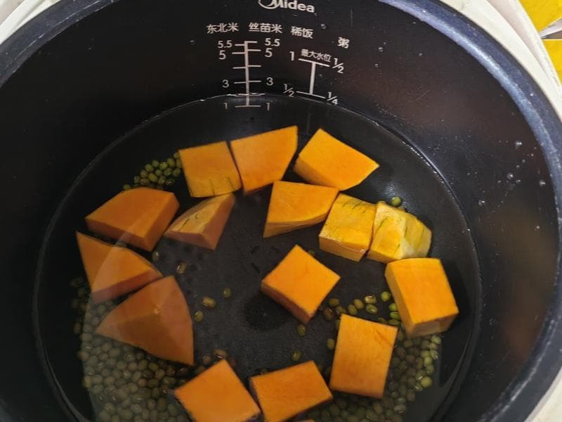 南瓜绿豆粥：一道营养丰富的优质碳水早餐