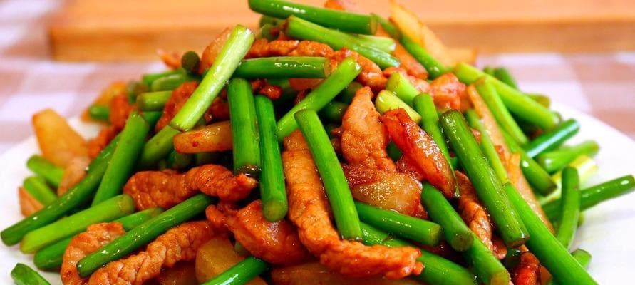 蒜薹炒肉，清爽又美味（家常菜必备，做法简单易学）