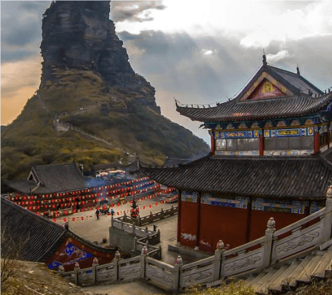 梵净山：佛教圣地与菩萨道场的神秘之地