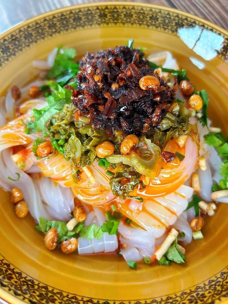 镇远古镇特色美食全攻略：从红酸汤到三味臭豆腐