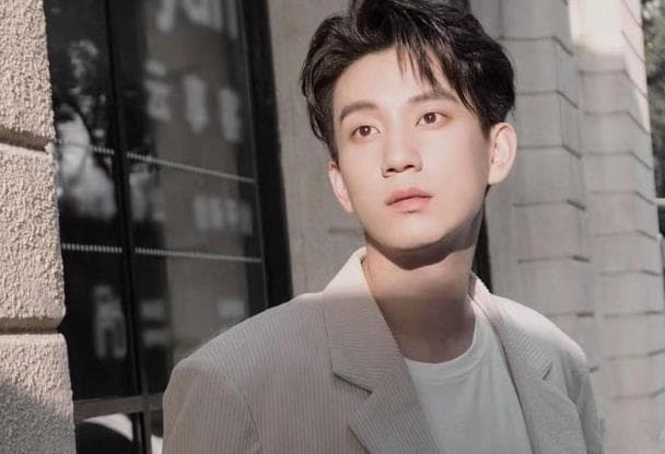 王子奇，以独特的魅力和扎实演技，在多部电视剧中留下了深刻印象