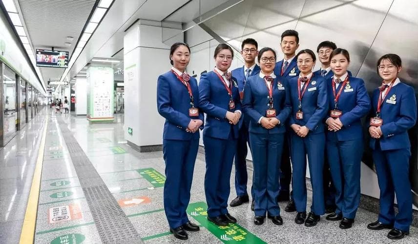 地铁站长工作职责全解析：保障出行，守护平安
