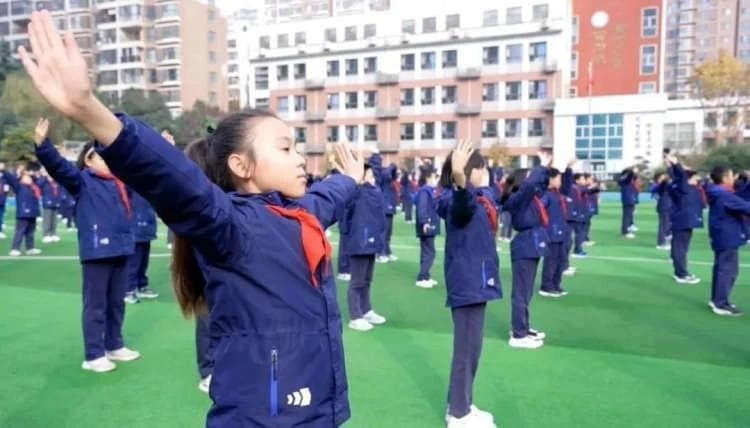 动起来、跑起来、跳起来——陕西西安持续优化课间活动 落实“健康第一”理念
