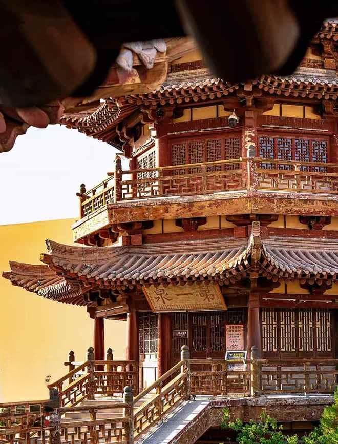 敦煌在哪个省：穿越千年的丝路传奇与大漠奇观