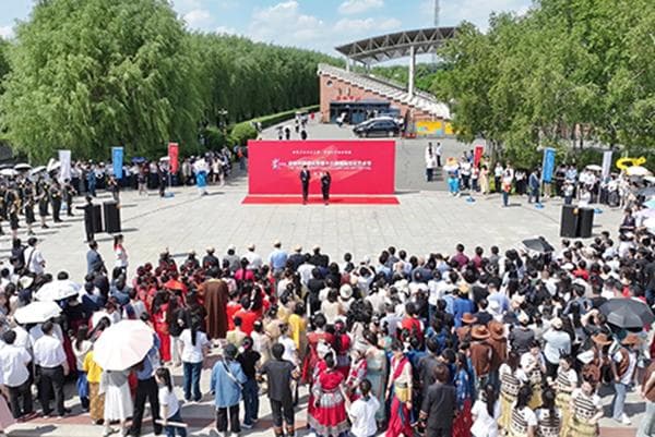 吉林外国语大学举行第十六届国际文化艺术节