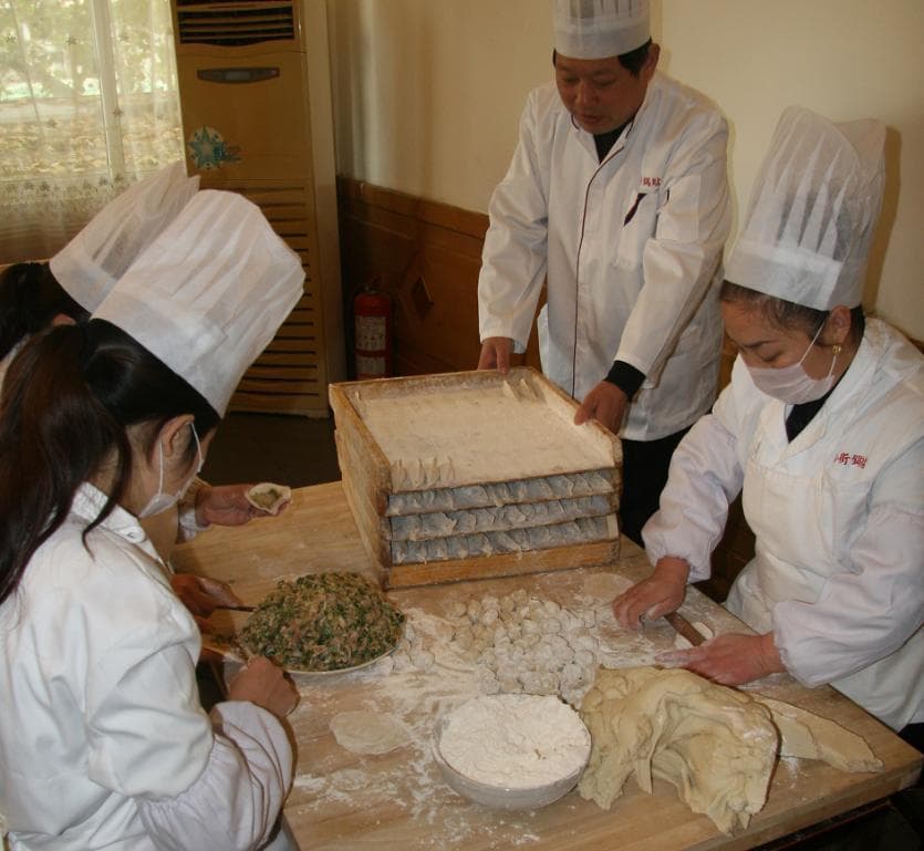 行走西工 遇见非遗 | “小街”锅贴制作技艺