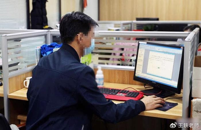 放弃“公务员”去中学教书，后悔吗？过来人给出不一样的答案